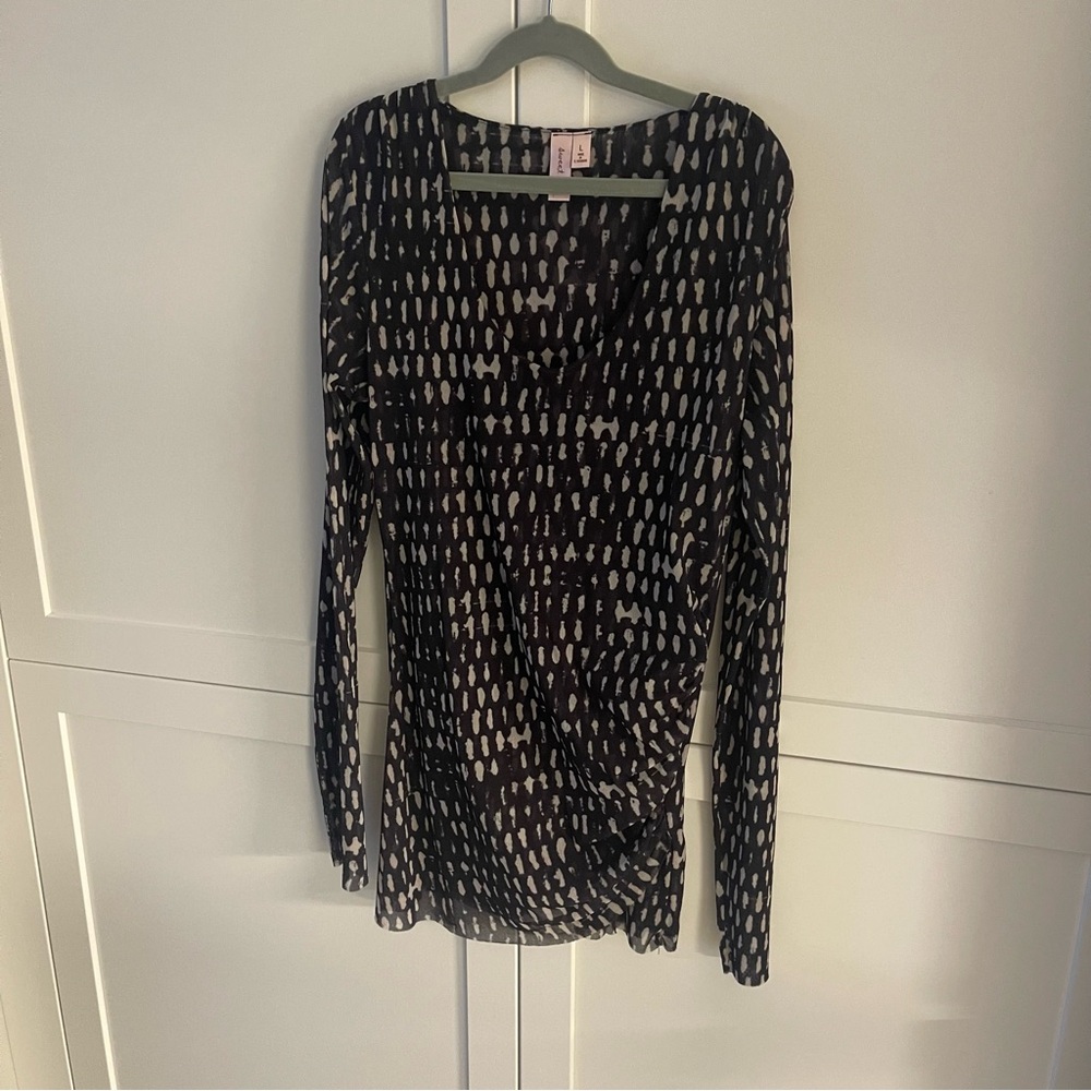 Sweet Pea Black and Cream Long Sleeve Top